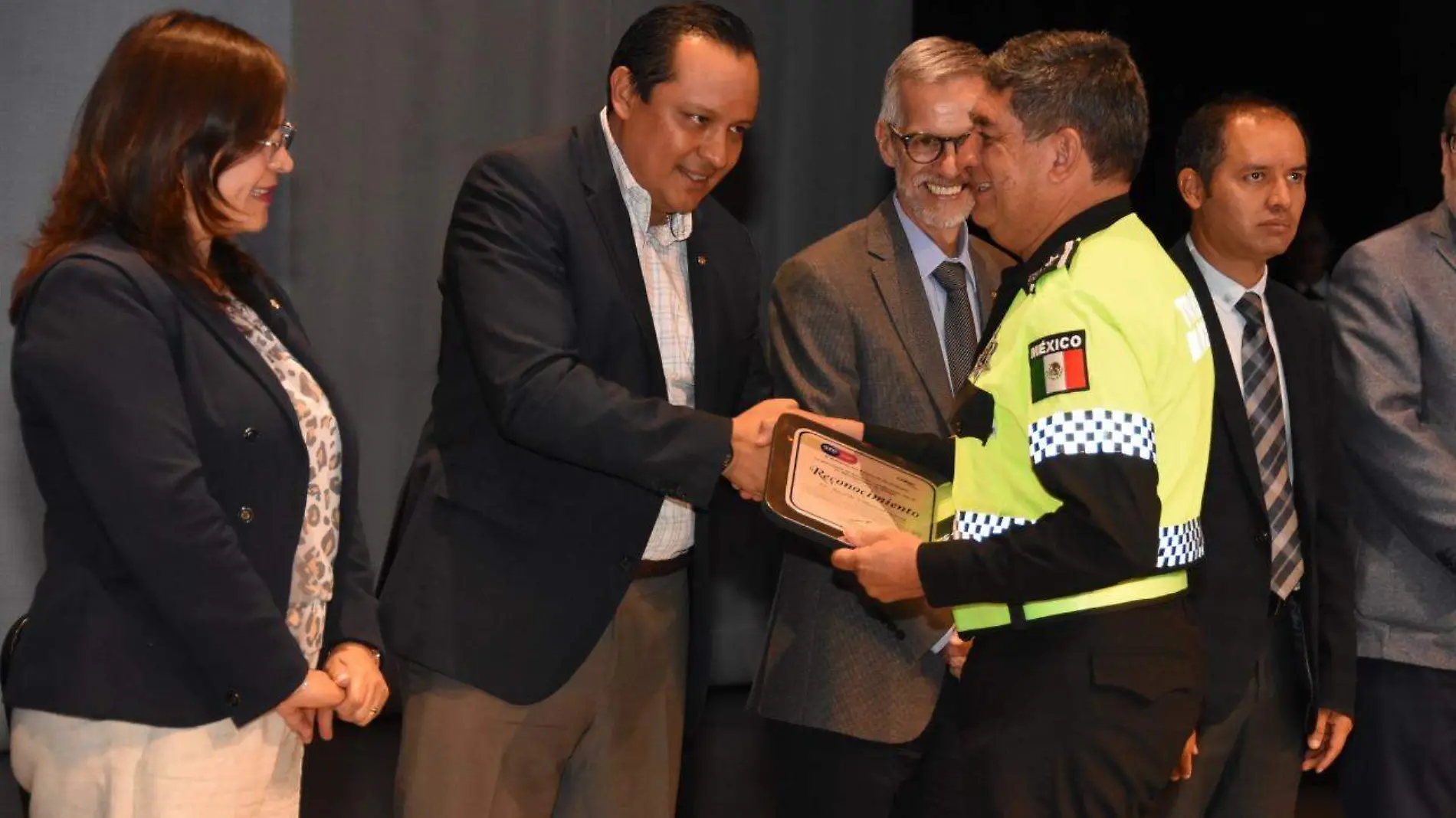 nota 02 Entrega de reconocimiento de programas de prevención de accidentes a San Miguel1